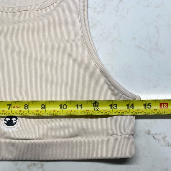 Kouii Top Crop Tank Athleisure Fitted Sleeveless Cream Size Large (Juniors) - Picture 6 of 9